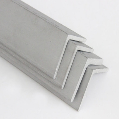 L'équilibre d'angle d'acier inoxydable du matériau de construction 304 a galvanisé la surface noire